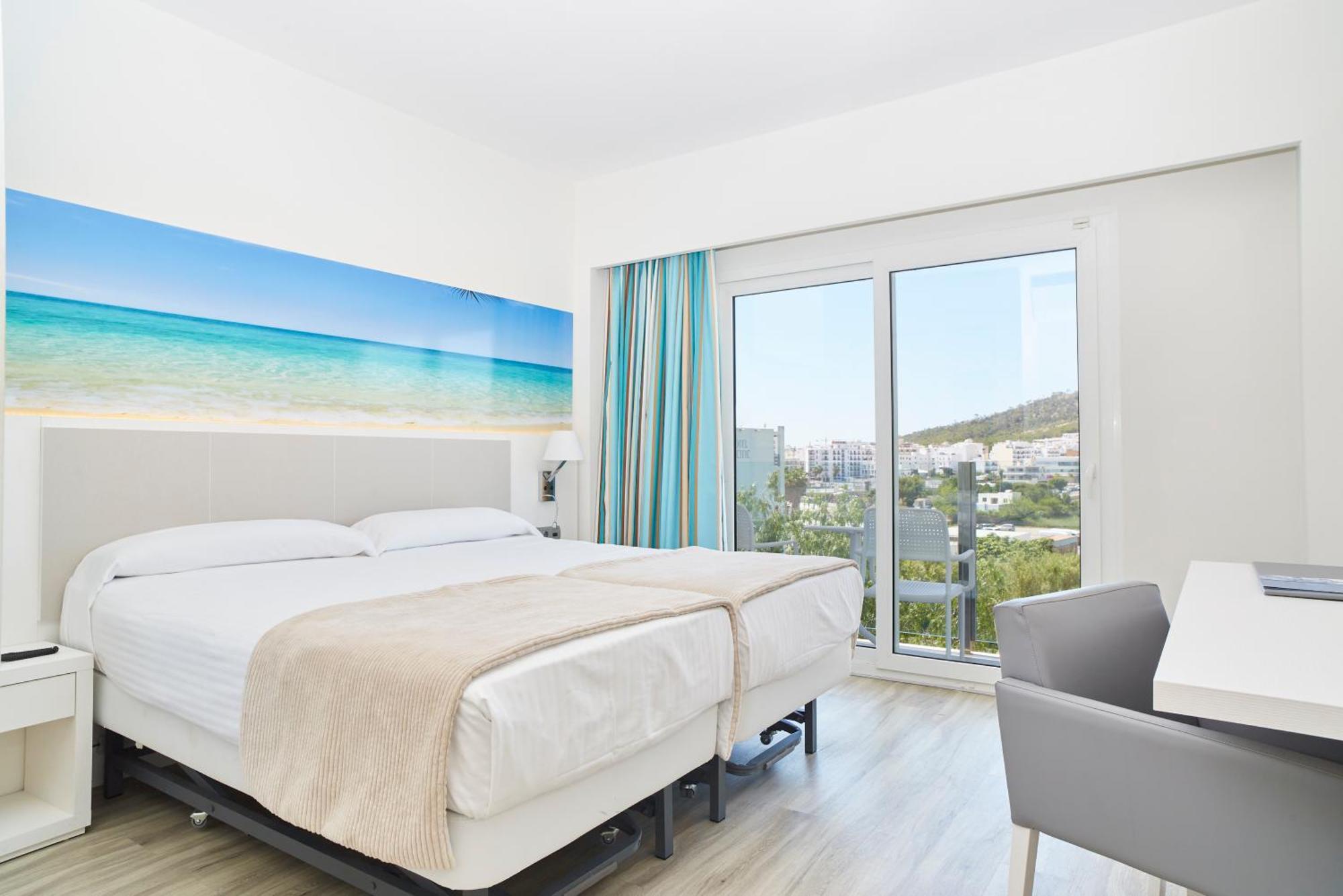 Invisa Hotel Es Pla - Adults Only Sant Antoni de Portmany Dış mekan fotoğraf