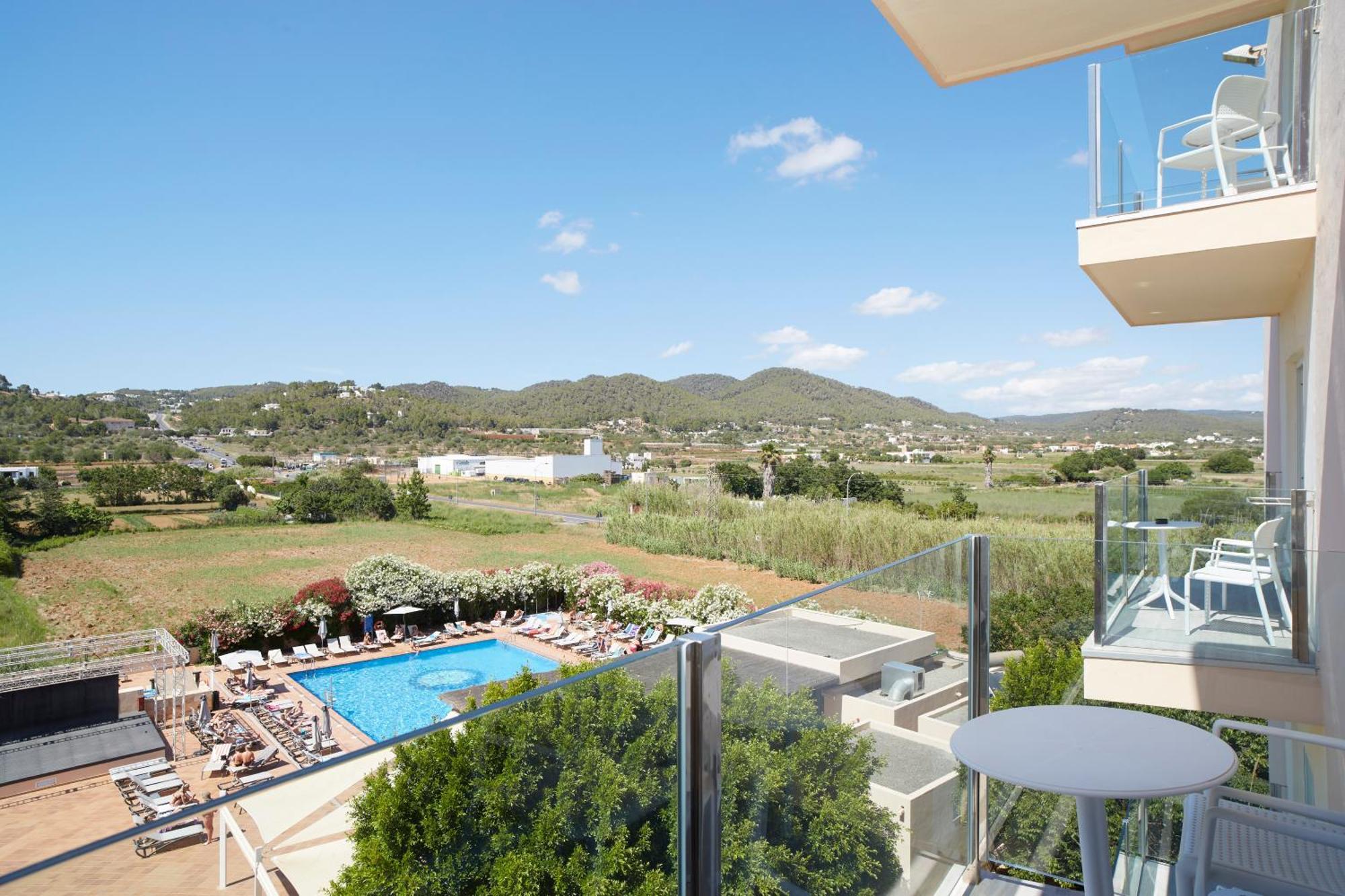 Invisa Hotel Es Pla - Adults Only Sant Antoni de Portmany Dış mekan fotoğraf