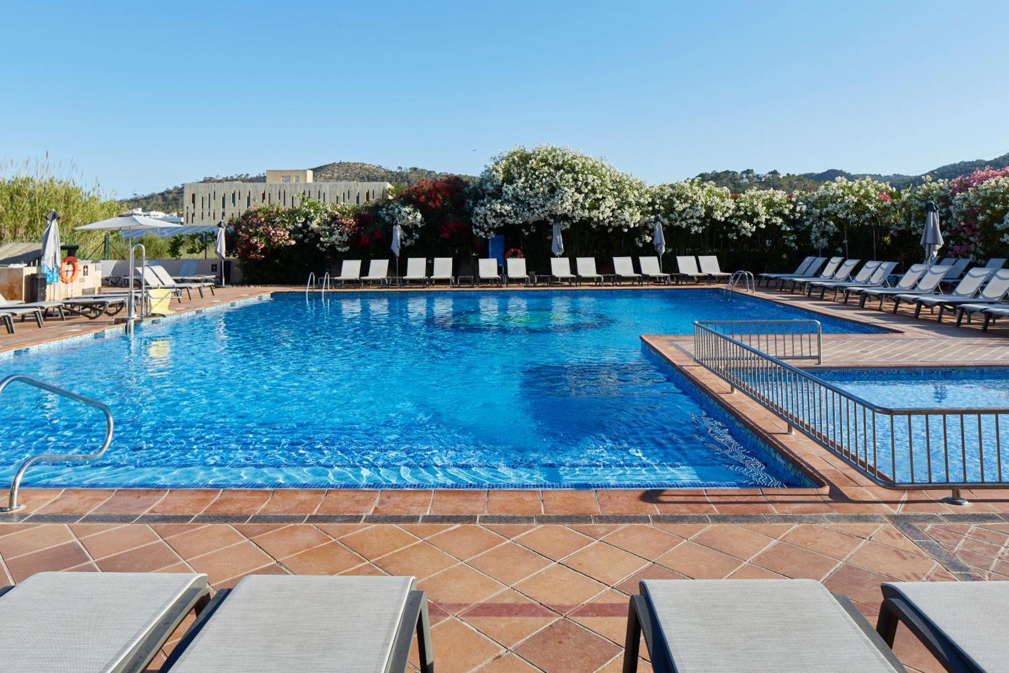 Invisa Hotel Es Pla - Adults Only Sant Antoni de Portmany Dış mekan fotoğraf