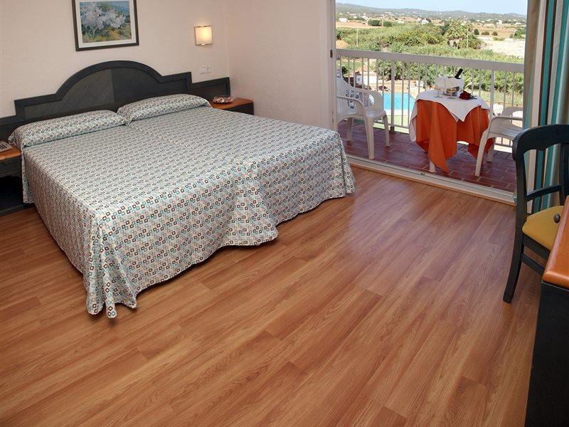 Invisa Hotel Es Pla - Adults Only Sant Antoni de Portmany Dış mekan fotoğraf